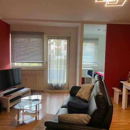 Zwei Zimmer Appartment Mit Balkon Und Stellplatz Voll Moebliert Tréveris Exterior foto